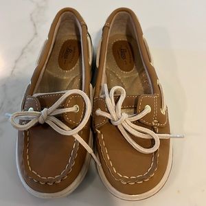 NWOT bass seahorse boat shoes